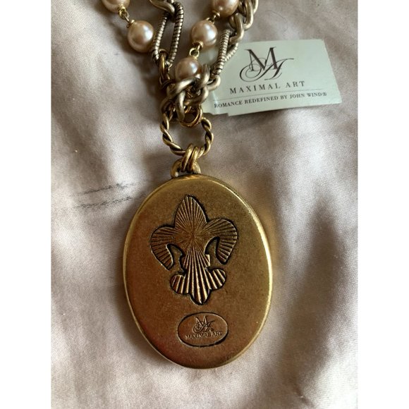 NWT Maximal Art Reindeer Christmas Earrings, Necklace, and Bracelet Set - Picture 7 of 12